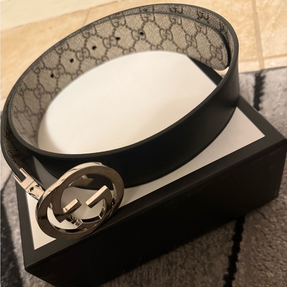 Reversible Gucci supreme monograms belt small buckle size 27-32